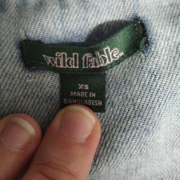 Wild Fable Size XS Long Sleeve Oversized Denim Western Light Wash Shirt NWT - Picture 6 of 8